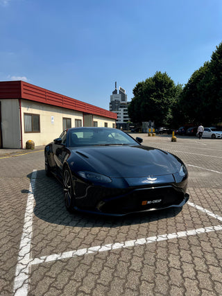 Aston Martin - Vantage V8 - 2021