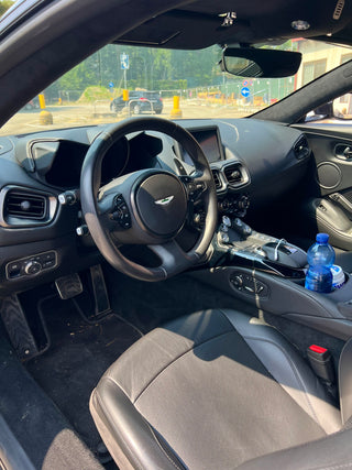 Aston Martin - Vantage V8 - 2021